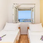 Nea Leona Trogir