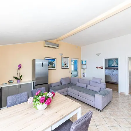 Apartman Nea Leona *