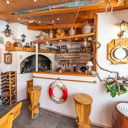 Nea Leona Apartman Trogir