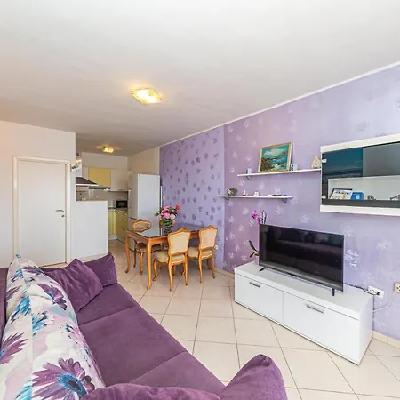 Nea Leona Apartman Trogir